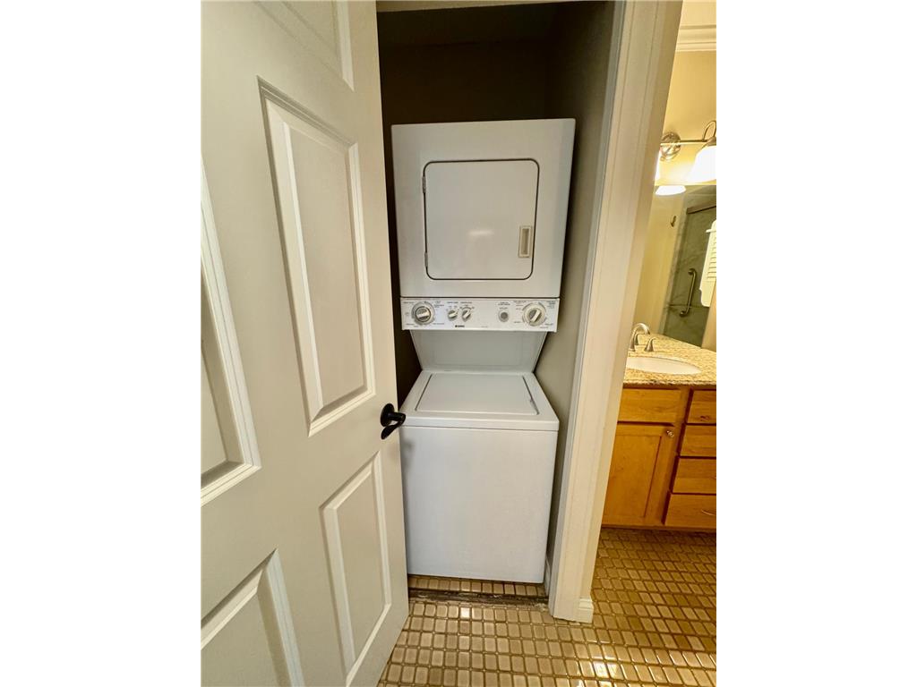 1181 Edgcumbe Road #404 Saint Paul MN 55105 7080686 image14