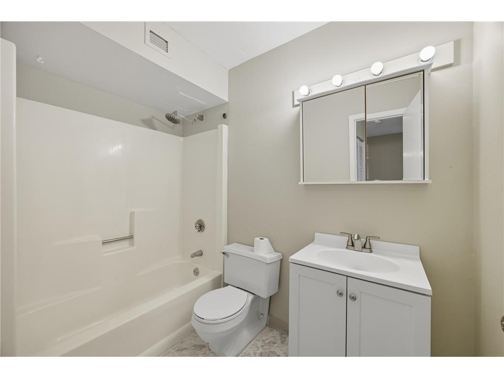 1181 Edgcumbe Road #914 Saint Paul MN 55109 7018365 image8