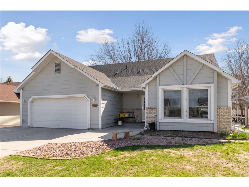 1183 Sapphire Lane, Shakopee, MN, 55379 MLS 6354560 Edina Realty