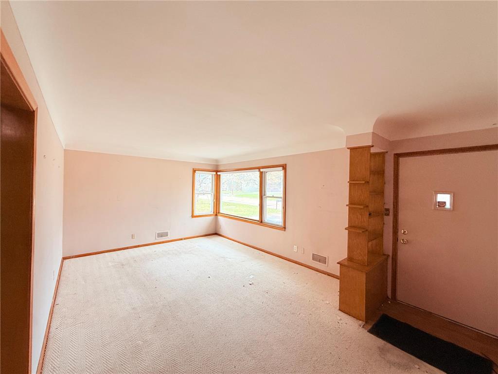 1186 Larpenteur Avenue E Saint Paul MN 55109 7080610 image10