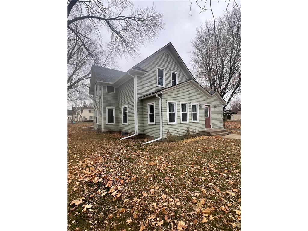 1188 Pine Street Dawson MN 56232 6821332 image4