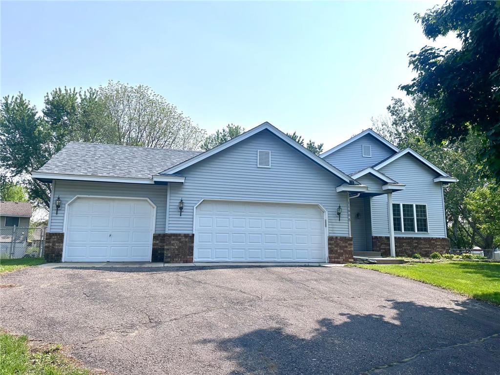 11905 Silverod Street NW Coon Rapids MN 55433 6730017 image1