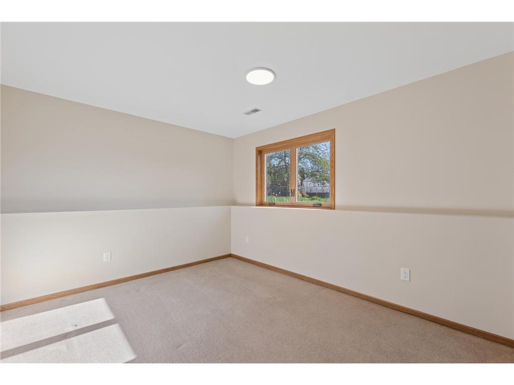 1193 Shawmut Street S Shakopee MN 55379 7063331 image16