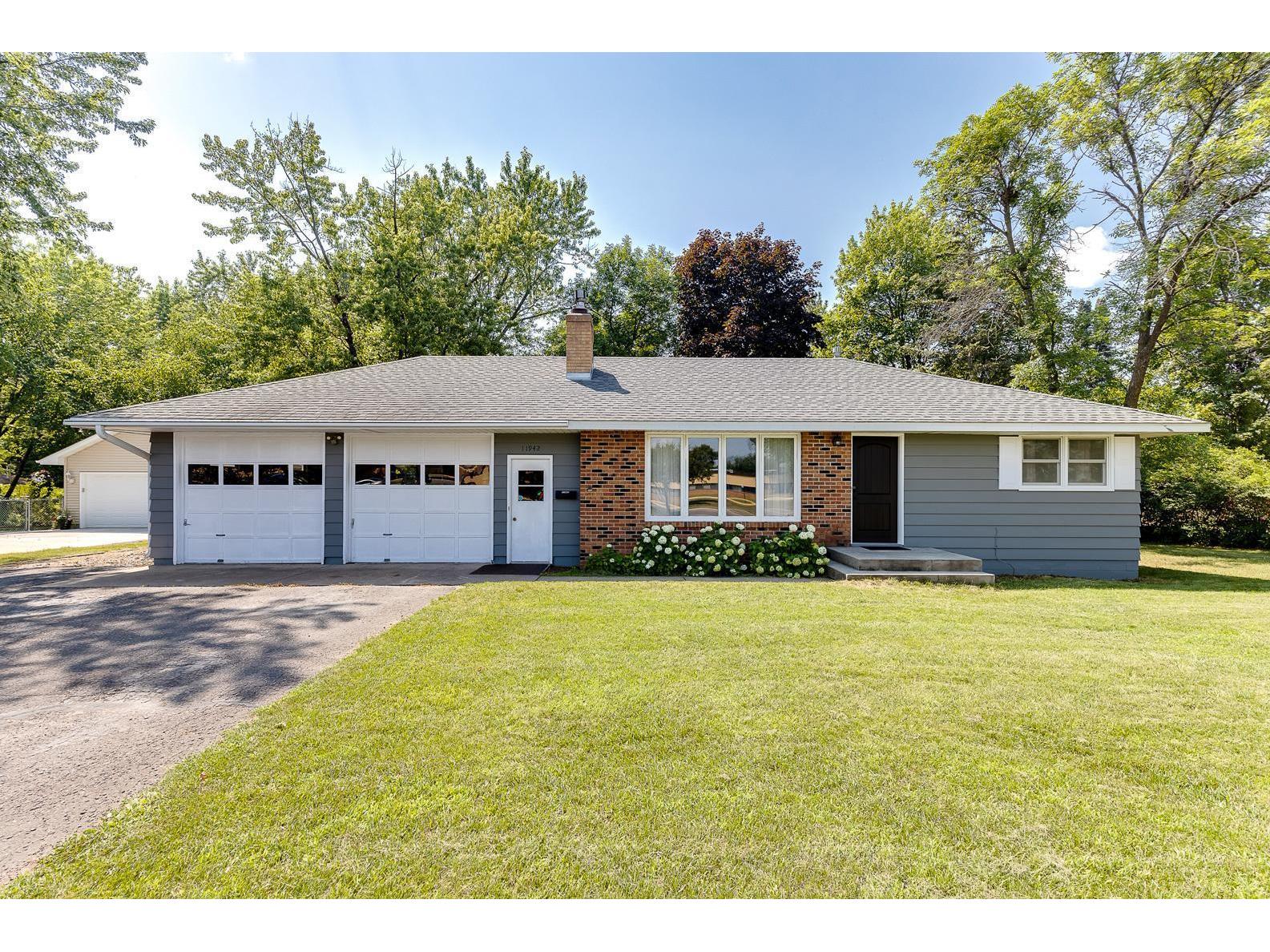 11942 Crooked Lake Boulevard NW, Coon Rapids, MN 55433 MLS 6022723