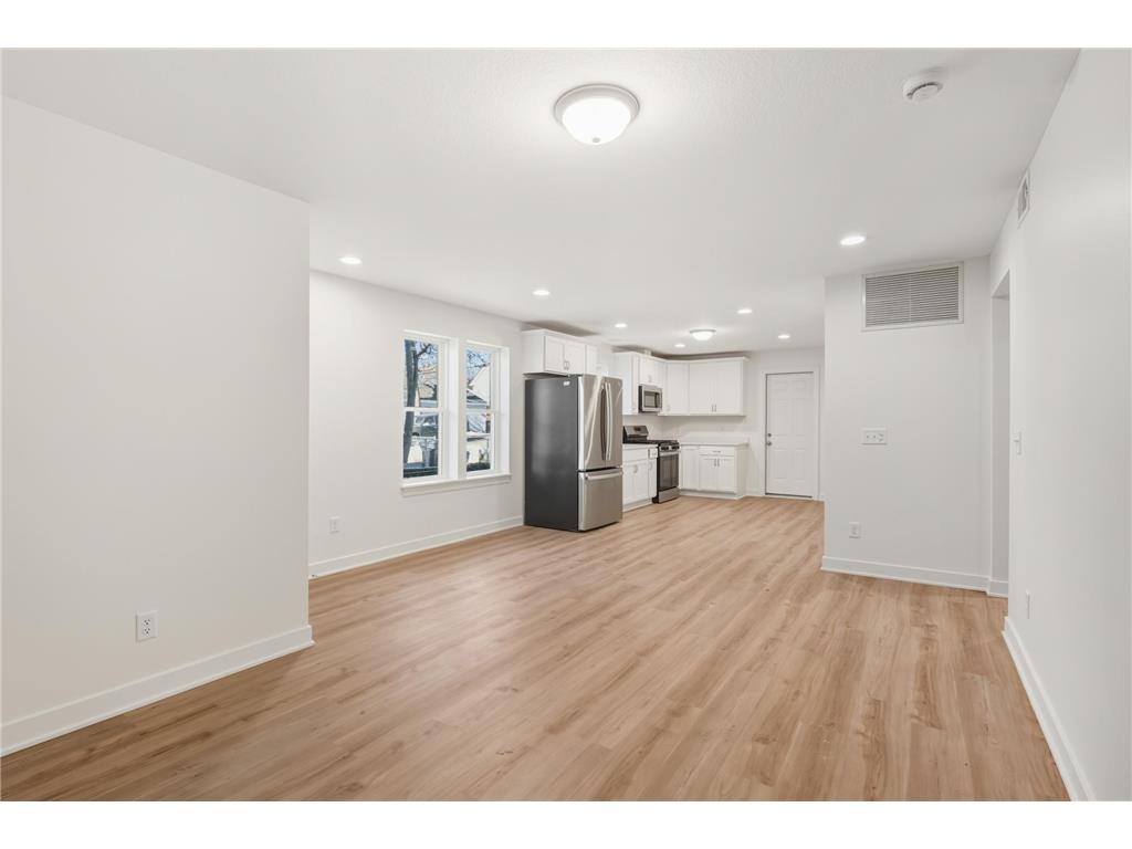 1195 Bush Avenue Saint Paul MN 55106 7036597 image3