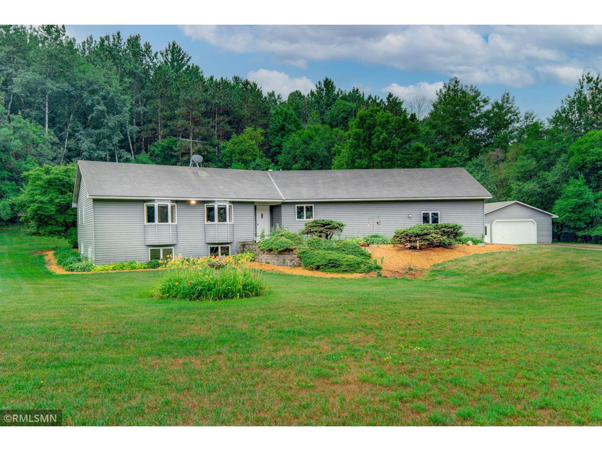 1195 River Drive, Kinnickinnic Twp, WI, 54022 MLS 6015358 Edina Realty