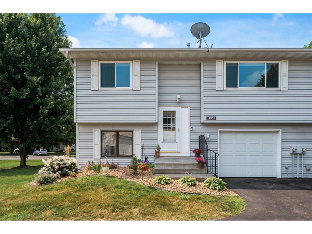 11953 Bluebird Street NW Coon Rapids MN 55448 6682667 image1