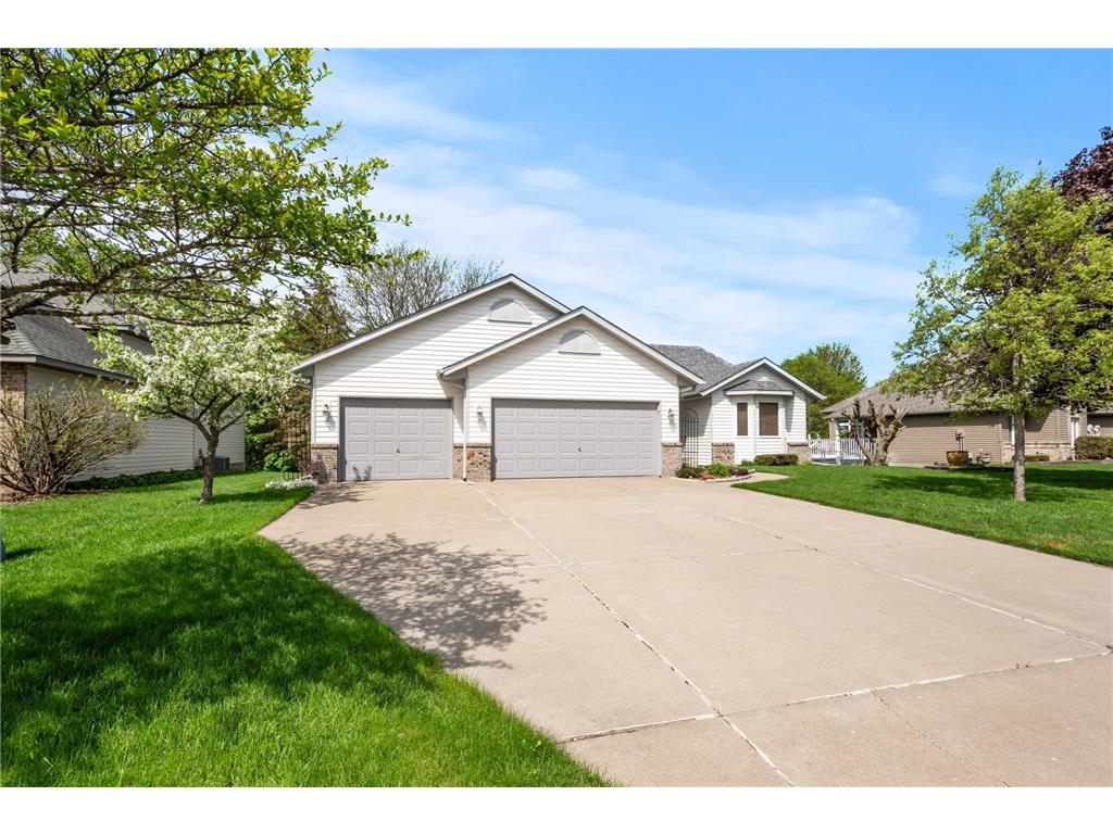 1196 Granada Avenue N, Oakdale, MN, 55128 MLS 6380820 Edina Realty