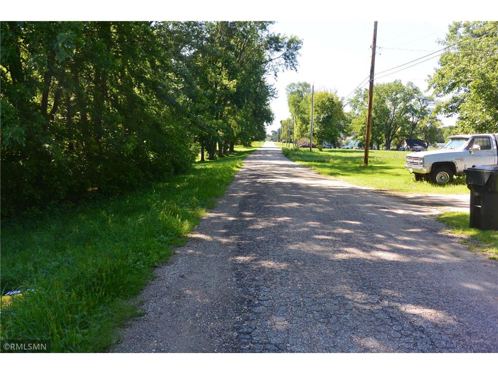 1199 E 2nd Street New Auburn MN 55366 - High Island 6770922 image3