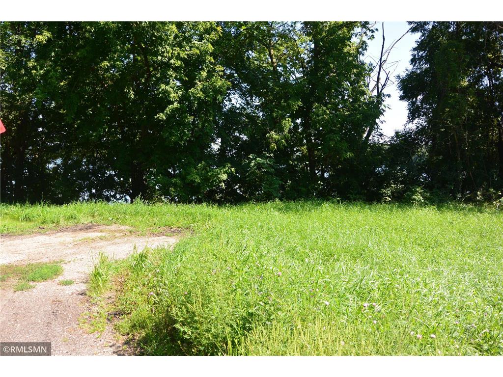 1199 E 2nd Street New Auburn MN 55366 - High Island 6770922 image4