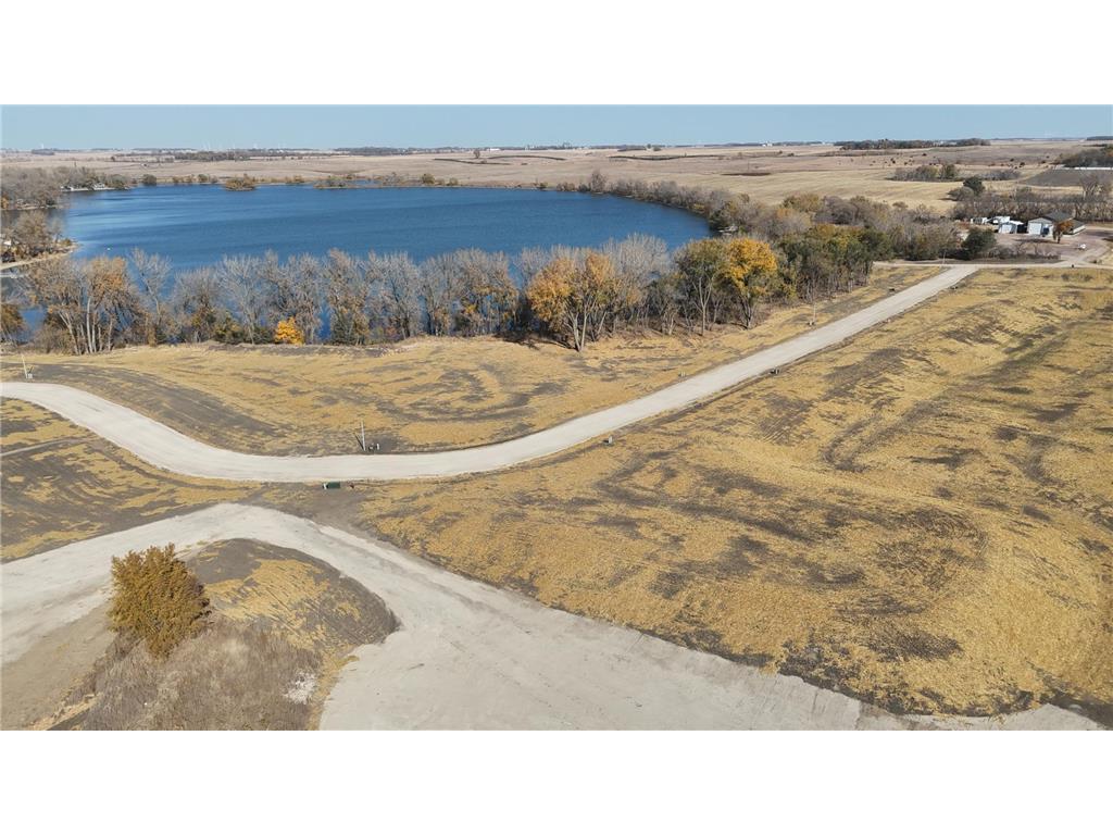 12 Cottonwood Lake Boulevard Windom MN 56101 - Cottonwood 6617731 image8