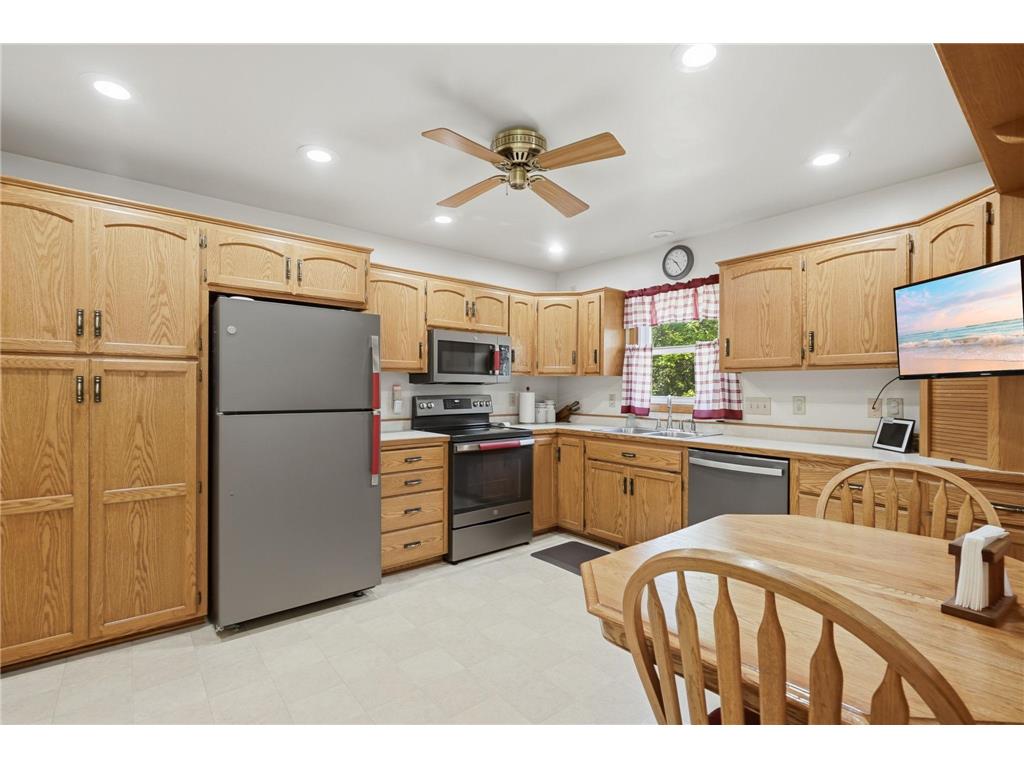 120 3rd Street W Hector MN 55342 7096388 image12