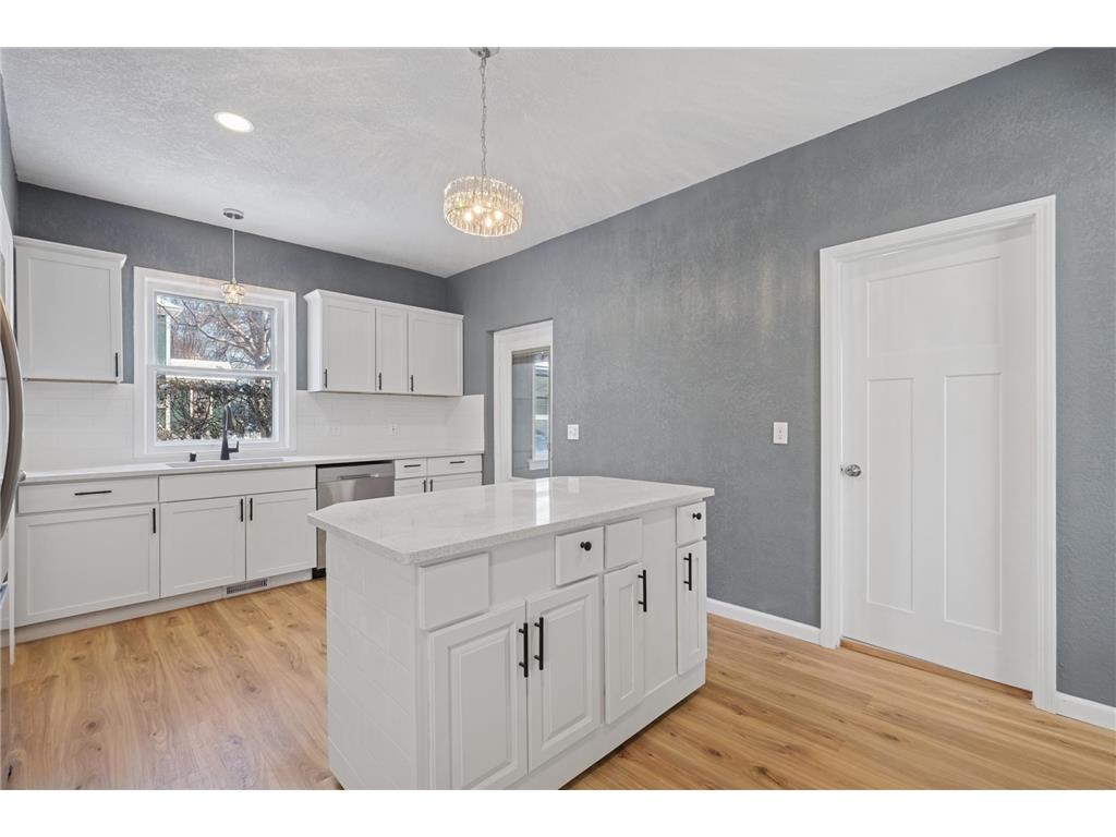 120 4th Avenue E Shakopee MN 55379 7038467 image12