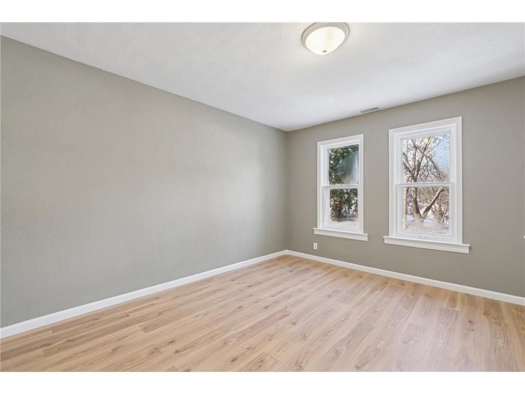 120 4th Avenue E Shakopee MN 55379 7038467 image15