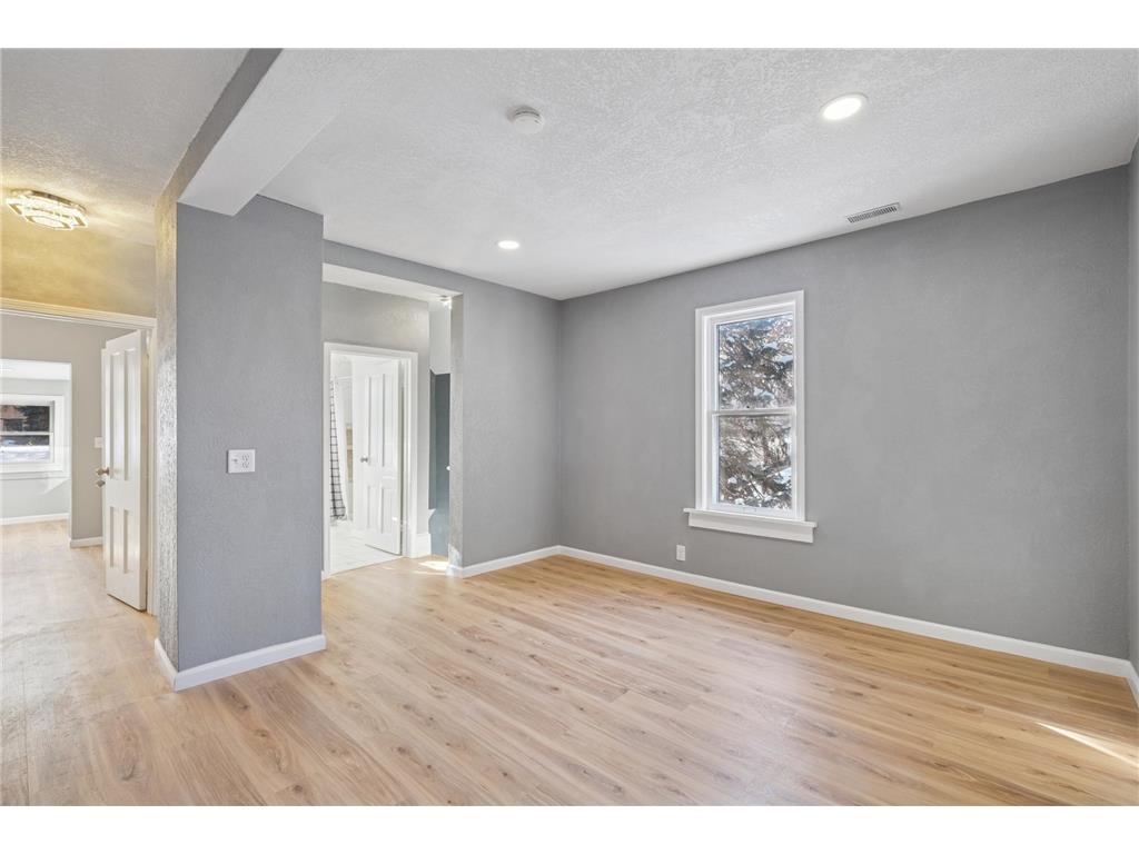 120 4th Avenue E Shakopee MN 55379 7038467 image17