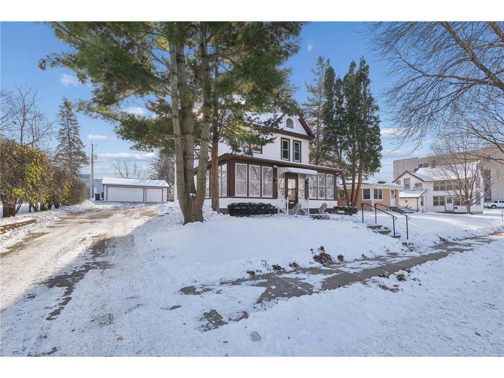 120 4th Avenue E Shakopee MN 55379 7038467 image2