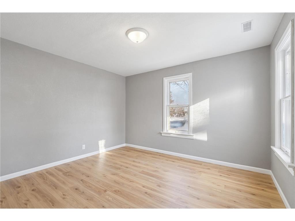 120 4th Avenue E Shakopee MN 55379 7038467 image20