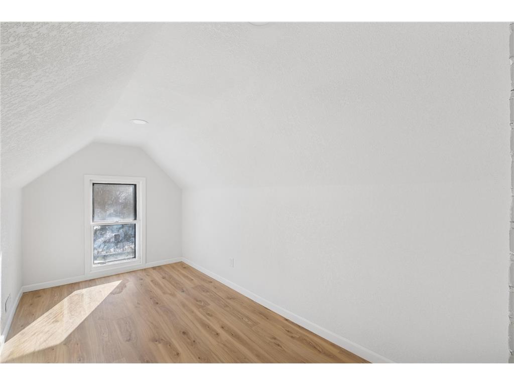 120 4th Avenue E Shakopee MN 55379 7038467 image23