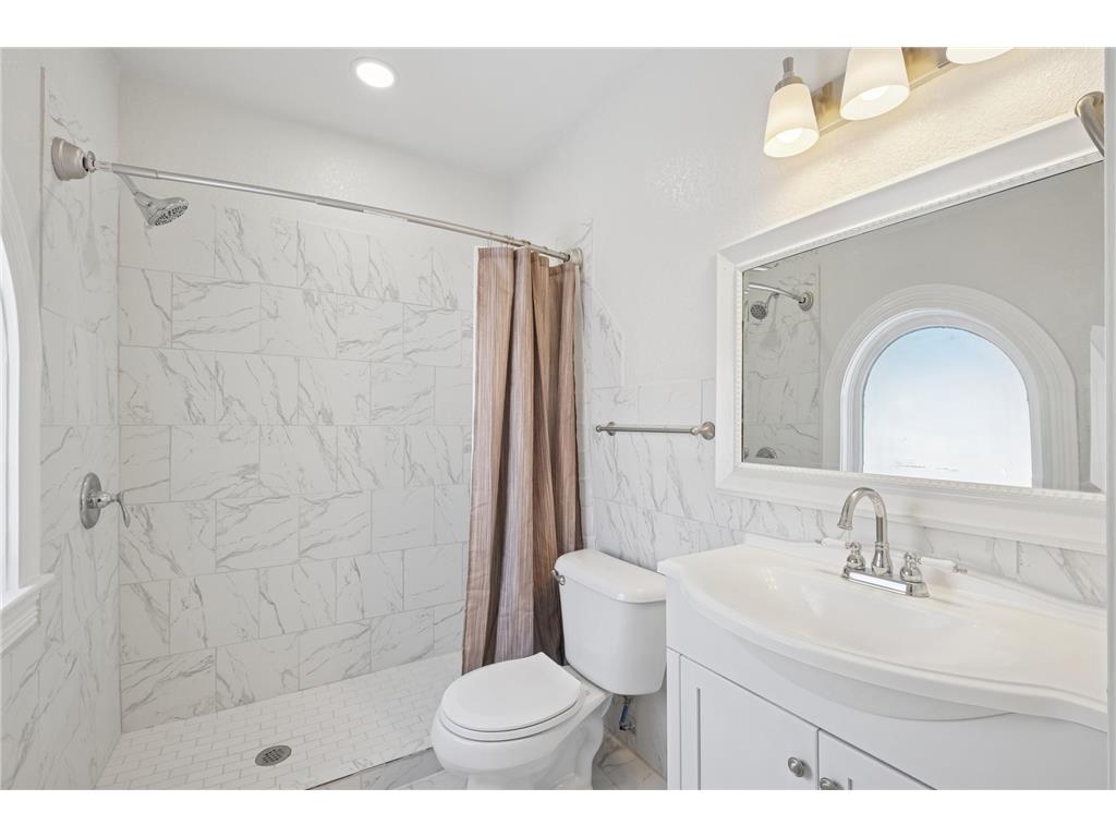 120 4th Avenue E Shakopee MN 55379 7038467 image26