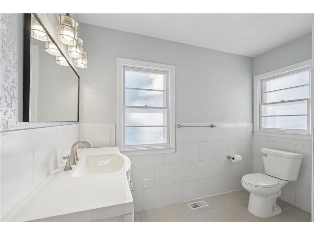 120 4th Avenue E Shakopee MN 55379 7038467 image30