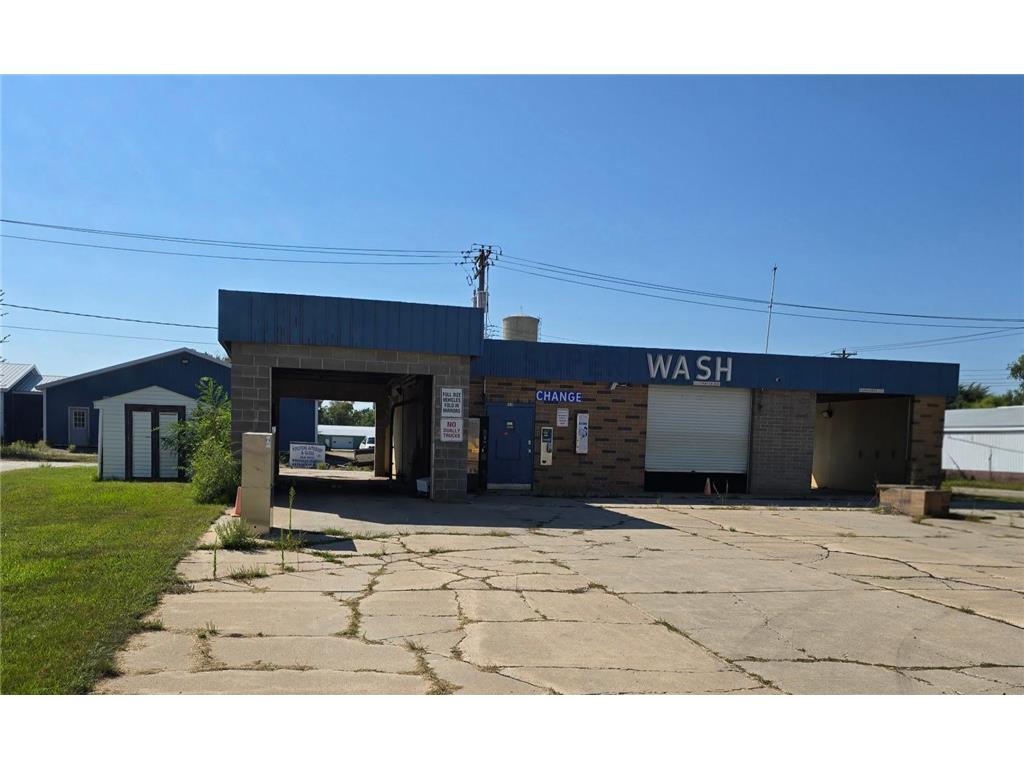 120 8th Avenue NE Pipestone MN 56164 7039432 image1