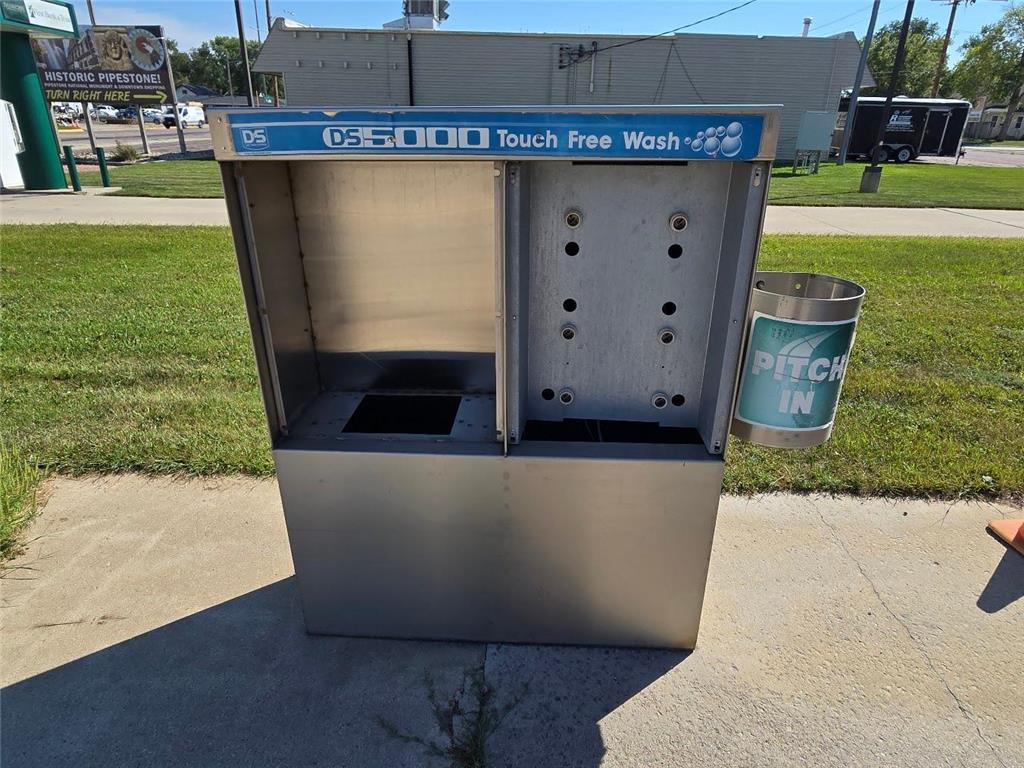 120 8th Avenue NE Pipestone MN 56164 7039432 image2