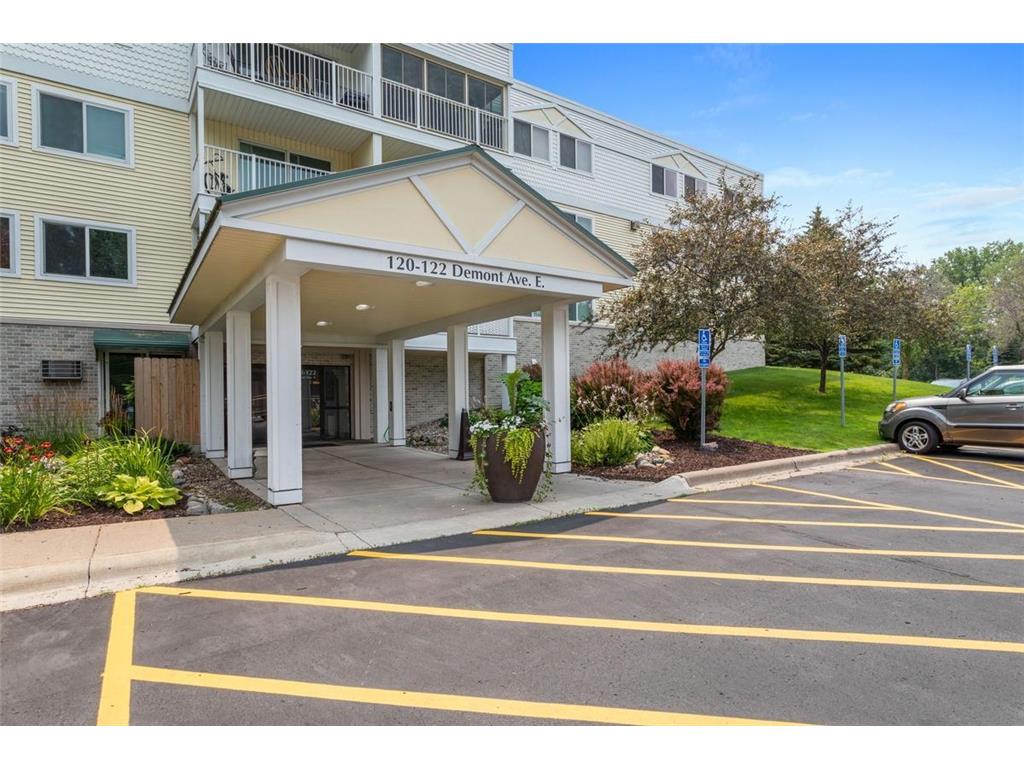 120 Demont Avenue E #212 Little Canada MN 55117 6630287 image1