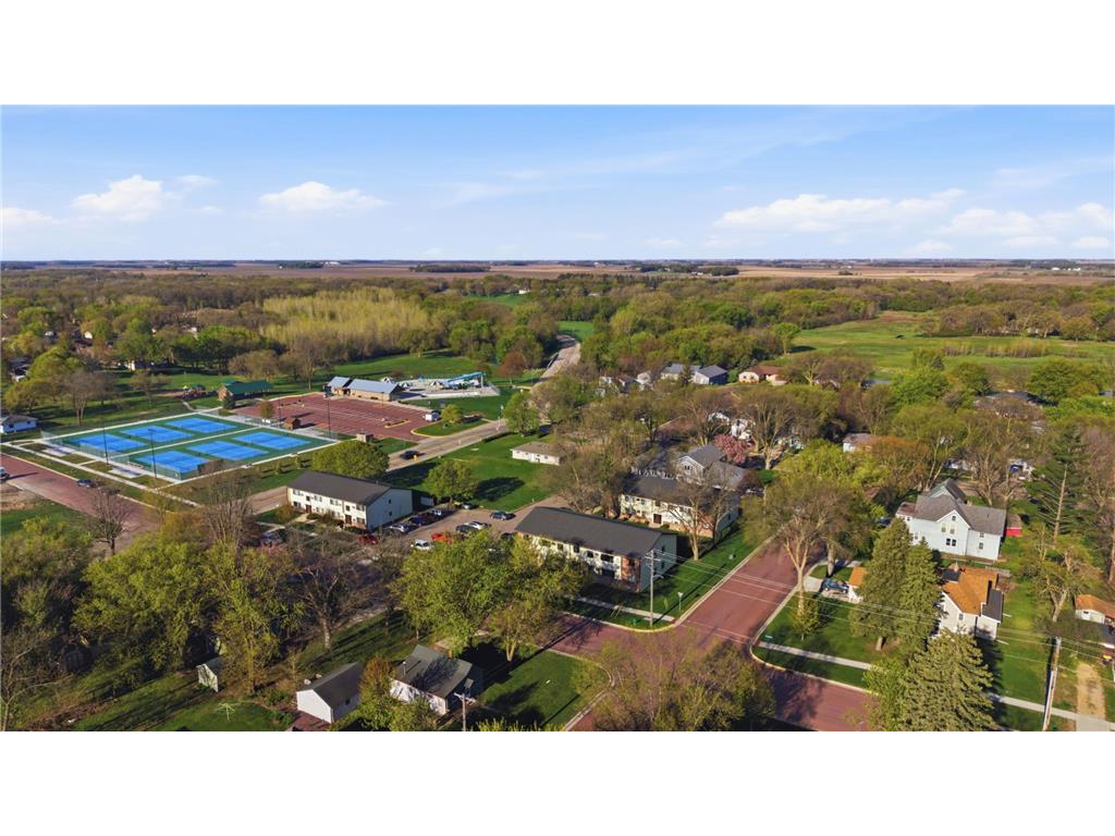 120 E 13th Street Blue Earth MN 56013 7096552 image1