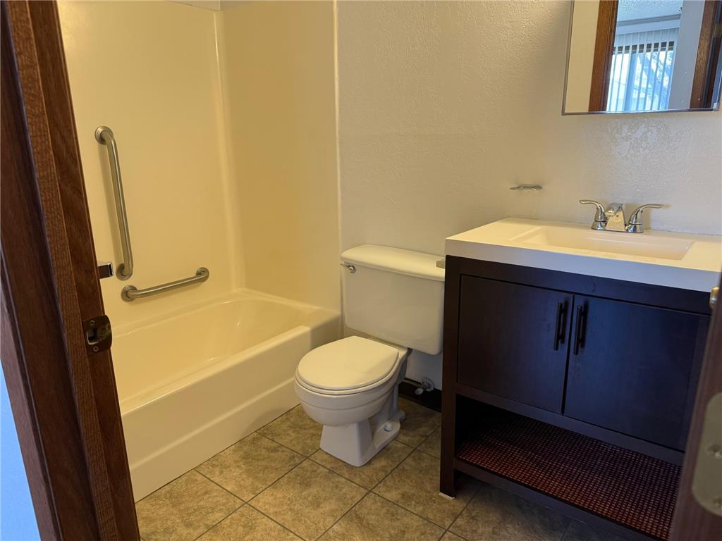 120 E 13th Street Blue Earth MN 56013 7096552 image16
