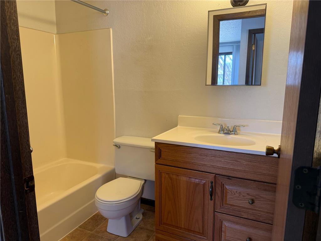 120 E 13th Street Blue Earth MN 56013 7096552 image29