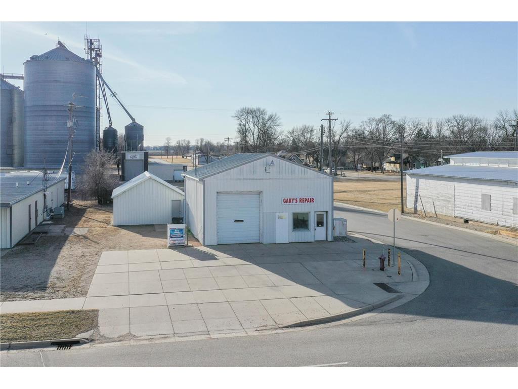 120 N Milky Way Street Cosmos MN 56228 6688050 image1