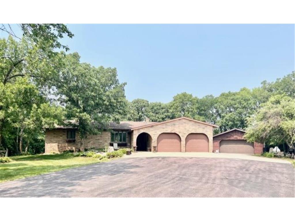 120 Oakwood Drive, Redwood Falls, MN 56283 MLS 6331681 Edina Realty