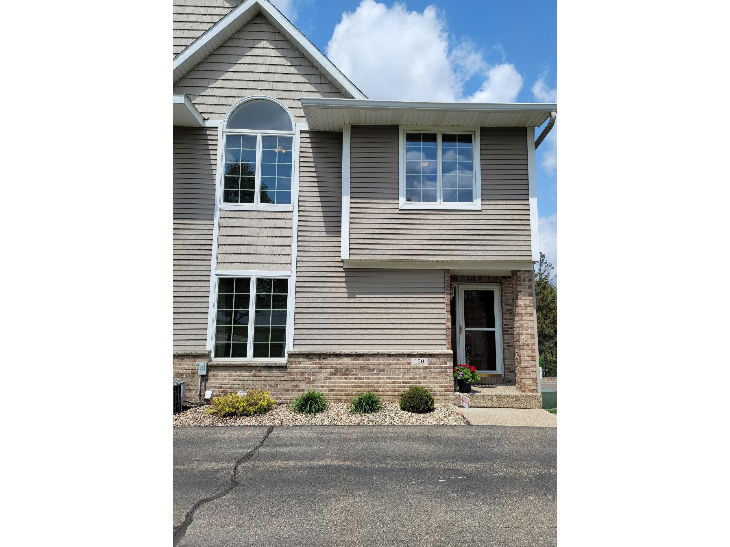 120 River Oaks Circle NE, Stewartville, MN 55976 MLS 5760273 Edina