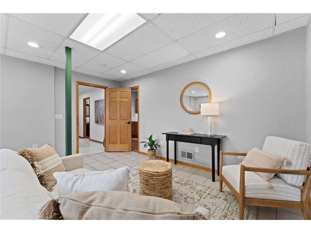 120 W 136th Street Burnsville MN 55337 7104352 image28