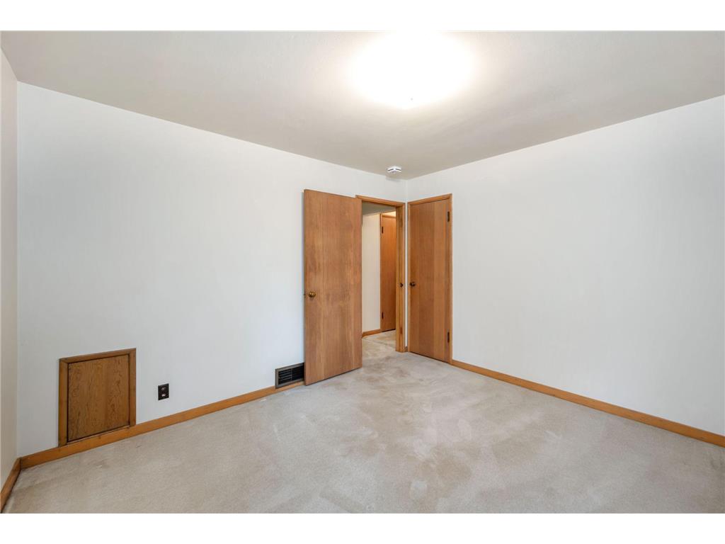 120 W 9th Street Fairmont MN 56031 7070649 image15