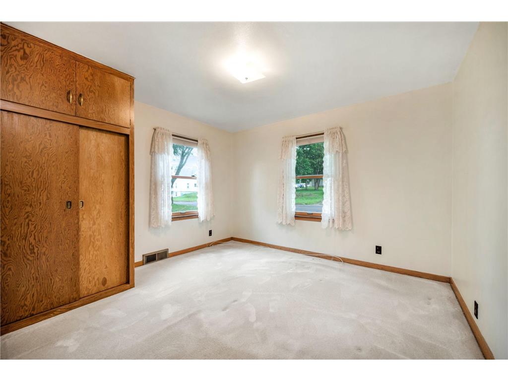 120 W 9th Street Fairmont MN 56031 7070649 image17