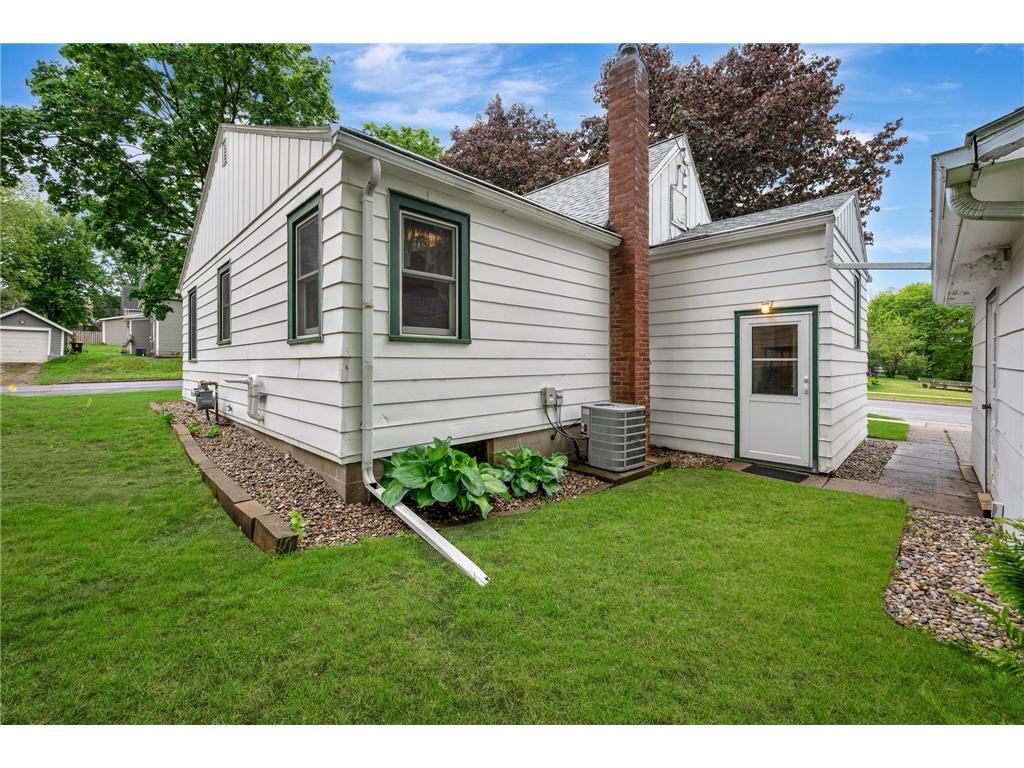 120 W 9th Street Fairmont MN 56031 7070649 image27