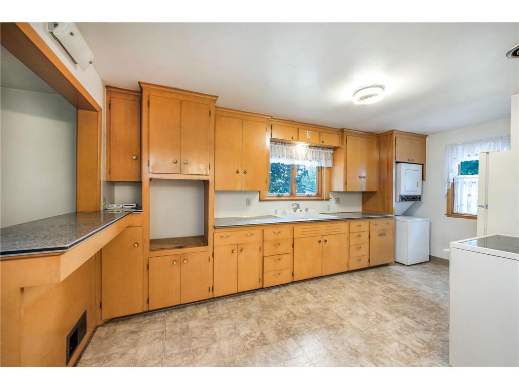 120 W 9th Street Fairmont MN 56031 7070649 image9