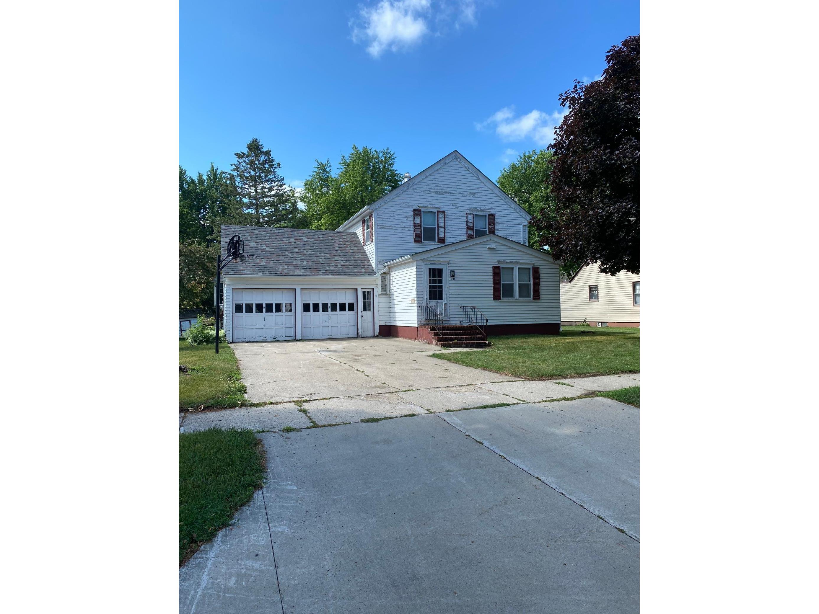 120 W Okabena Street, Worthington, MN 56187 MLS 6019681 Edina Realty