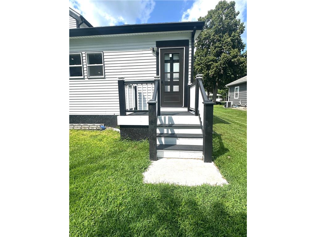 120 W Okabena Street Worthington MN 56187 6772854 image26