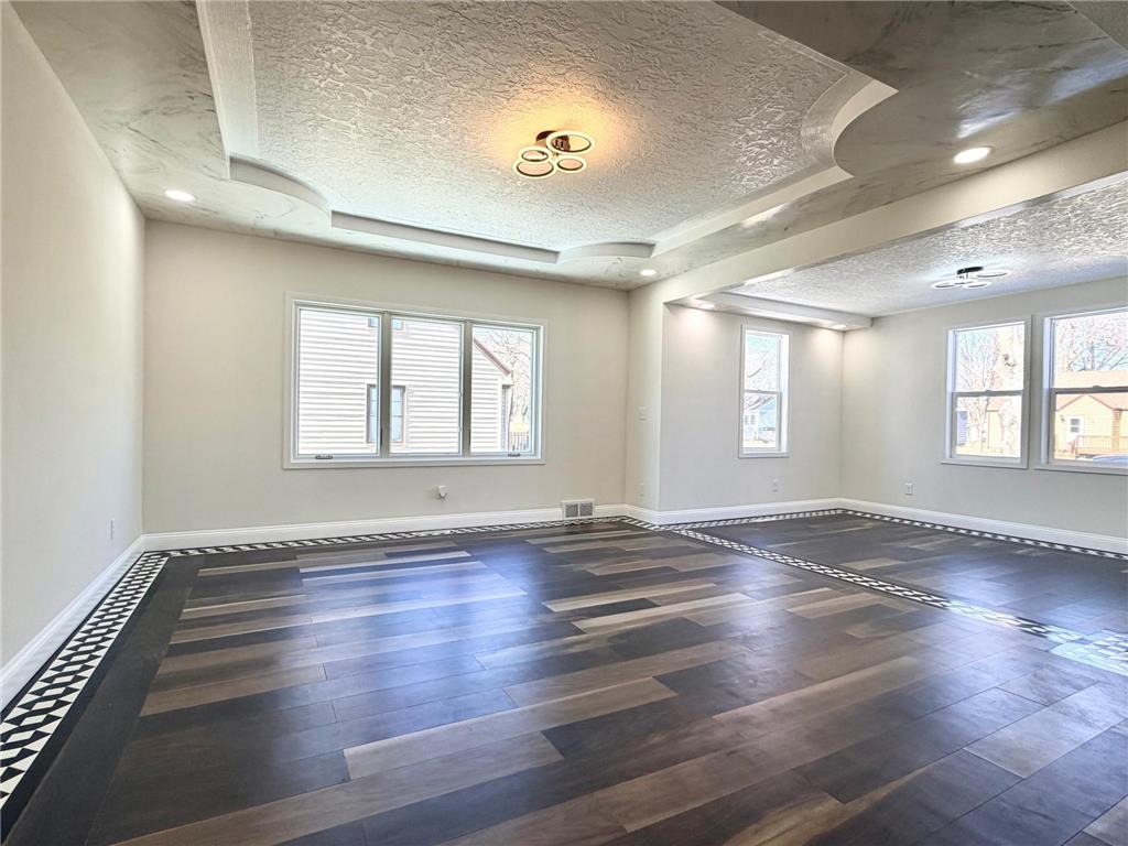 120 W Okabena Street Worthington MN 56187 7034489 image5