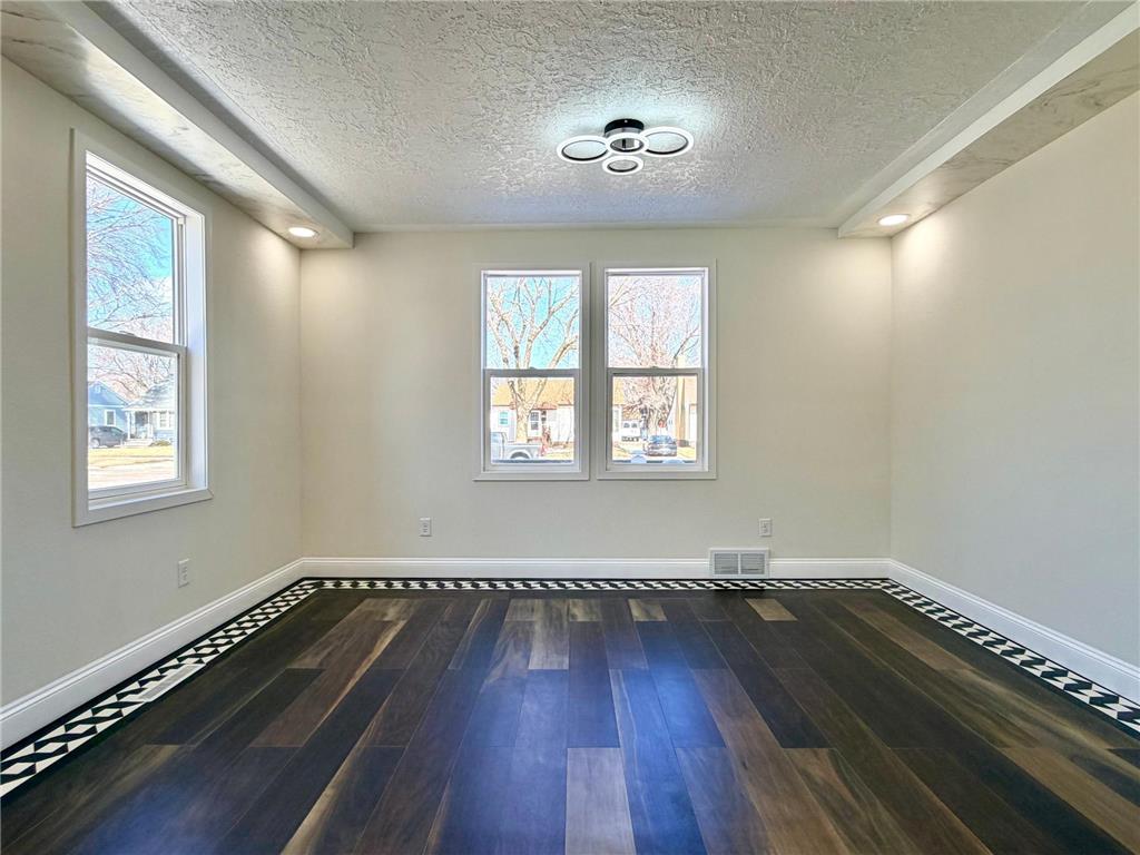 120 W Okabena Street Worthington MN 56187 7034489 image9