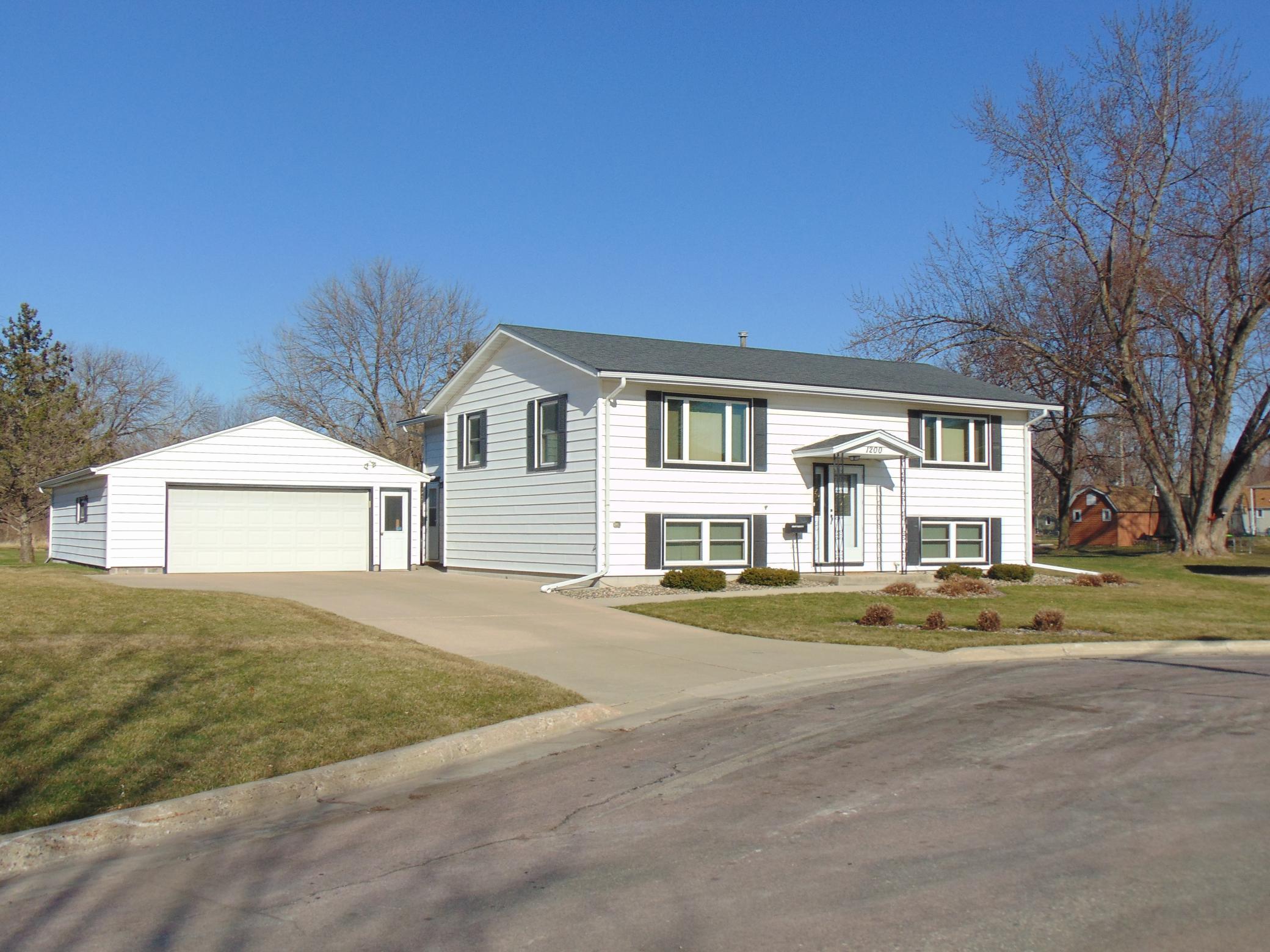 1200 6th Street SE, Waseca, MN 56093 MLS 5737294 Edina Realty