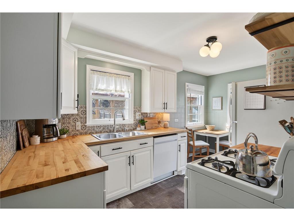 1200 Leland Road E Maplewood MN 55109 7044313 image14