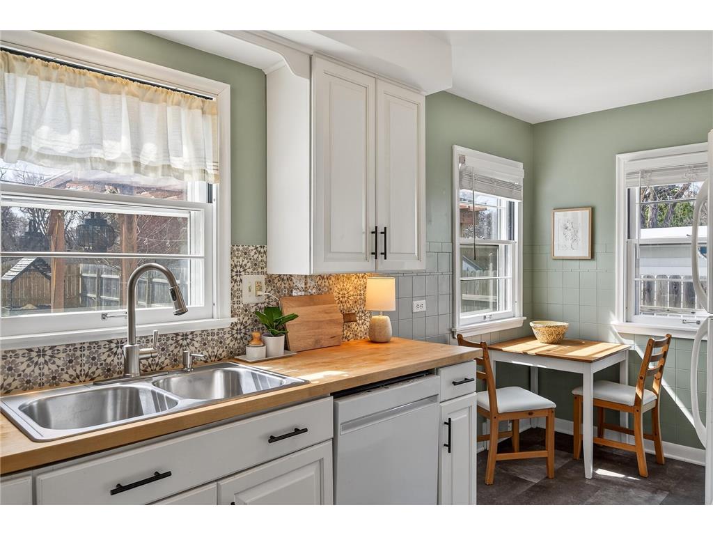 1200 Leland Road E Maplewood MN 55109 7044313 image15