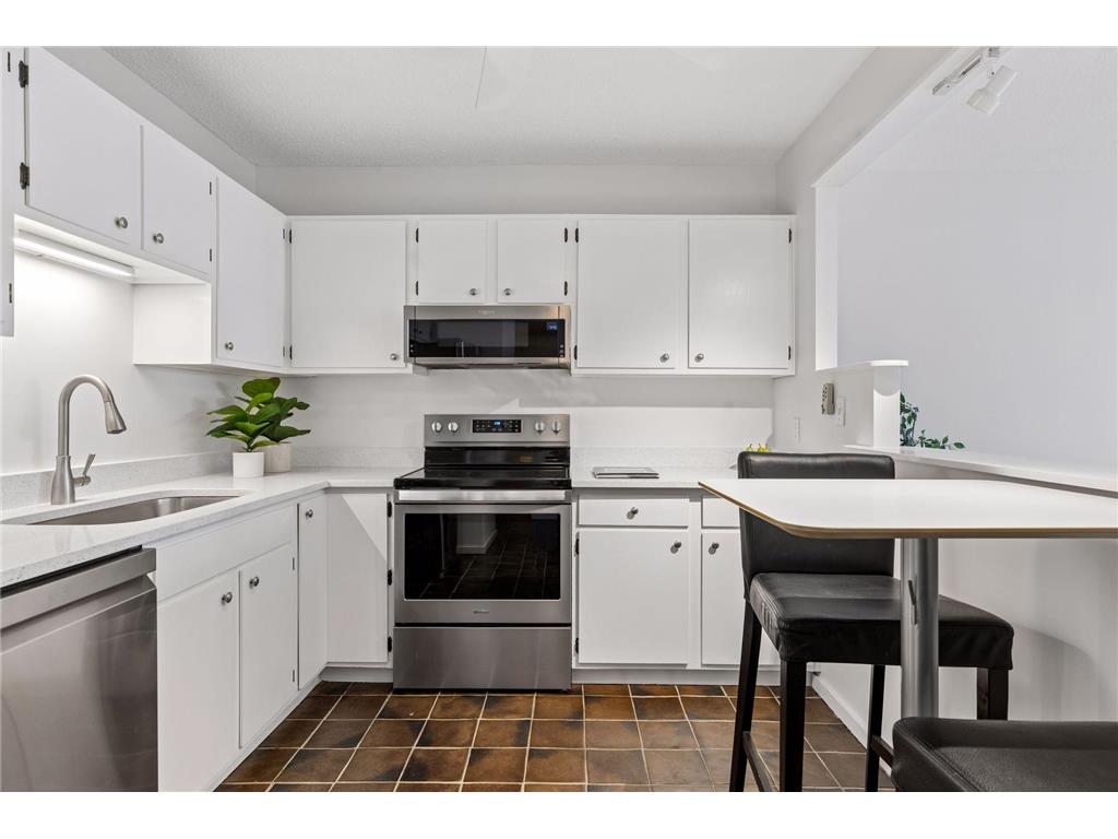 1200 Nicollet Avenue #723 Minneapolis MN 55403 7065698 image7