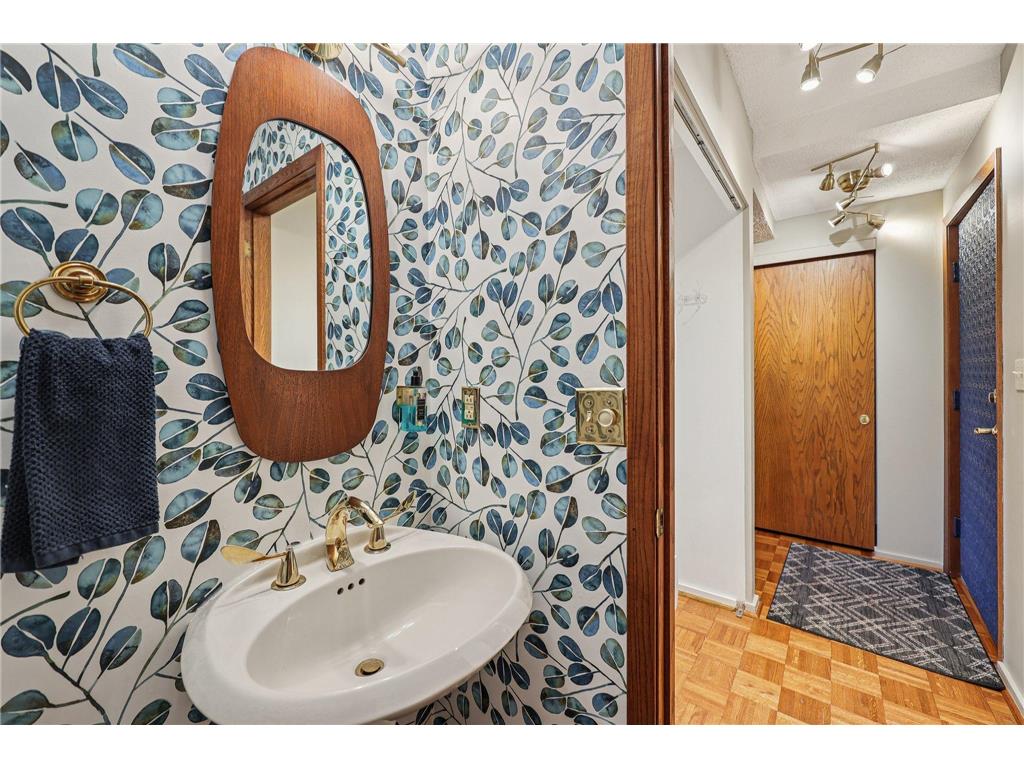 1200 Nicollet Mall #426 Minneapolis MN 55403 6825881 image29