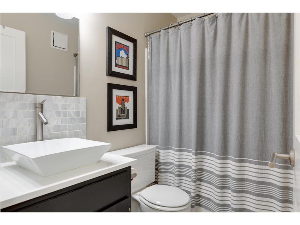1200 Nicollet Mall #914 Minneapolis MN 55403 7098658 image17
