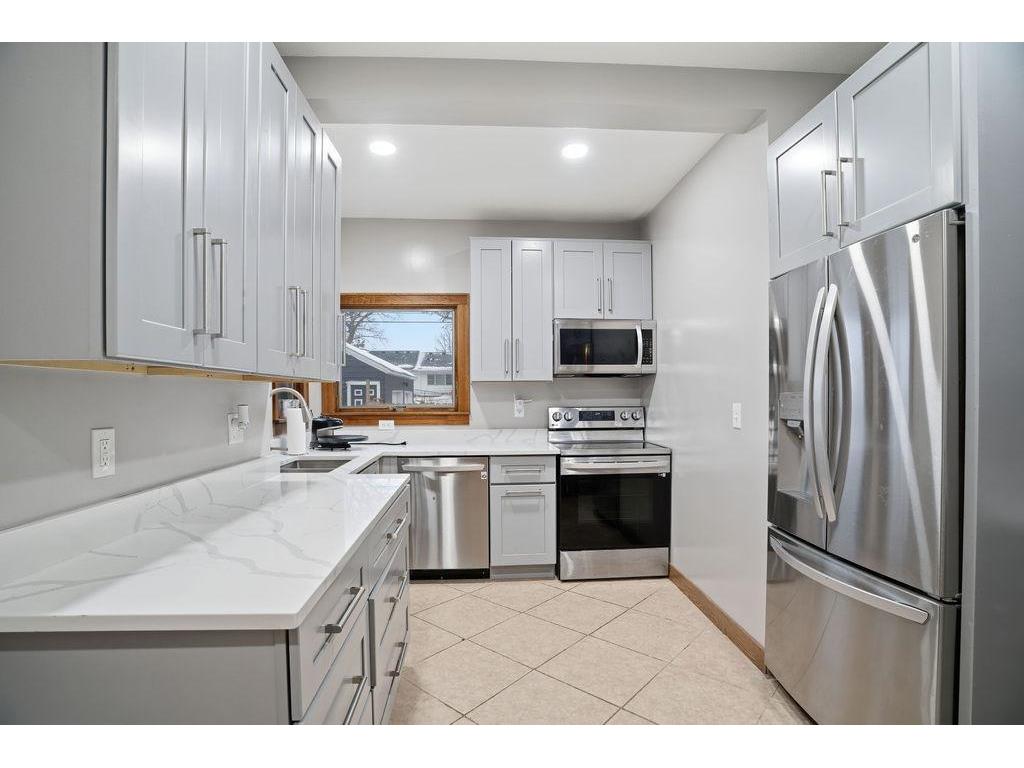 1201 6th Street E Saint Paul MN 55106 6822598 image1