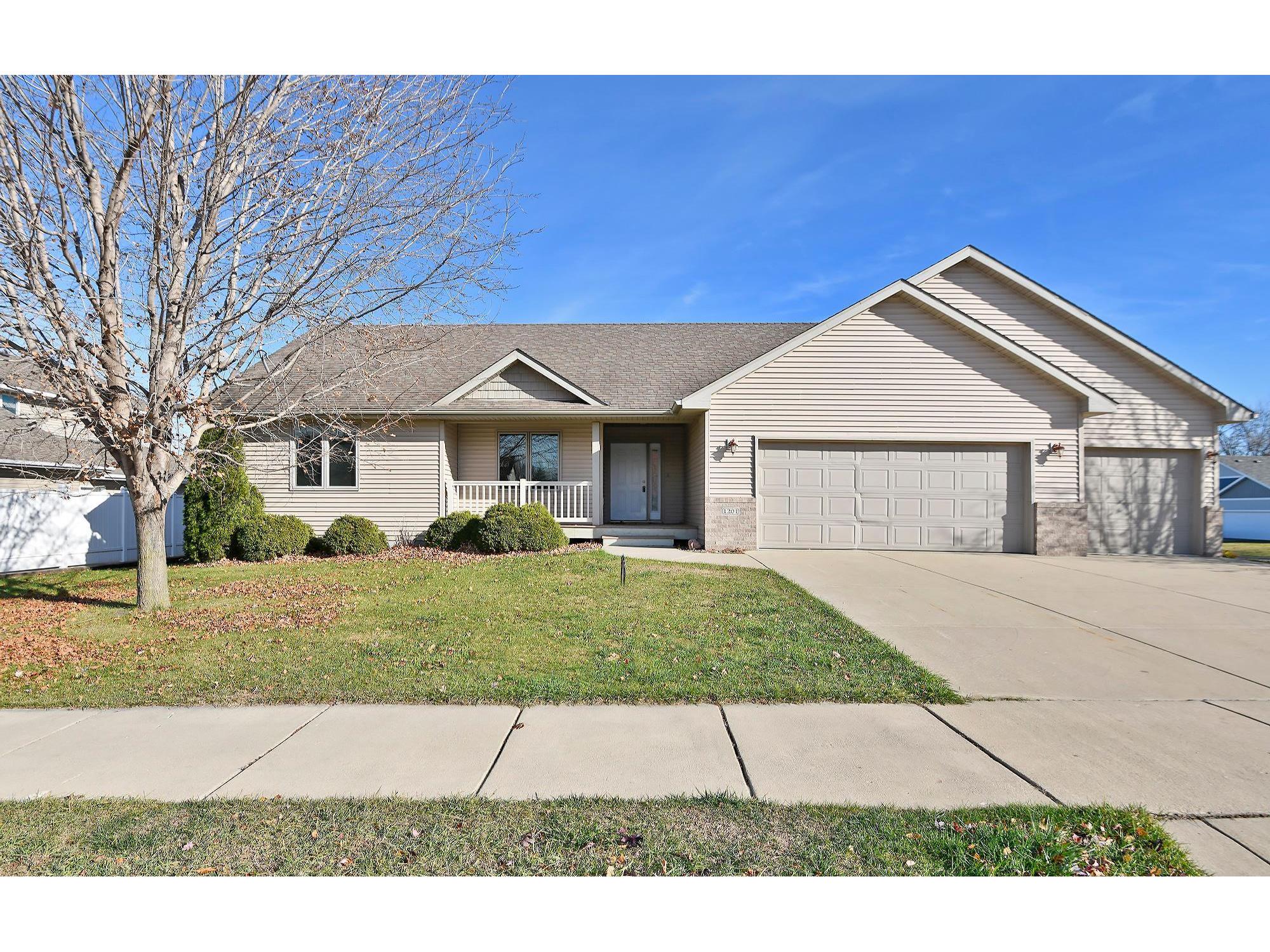 1201 Amber Lane, Faribault, MN 55021 MLS 6125334 Edina Realty